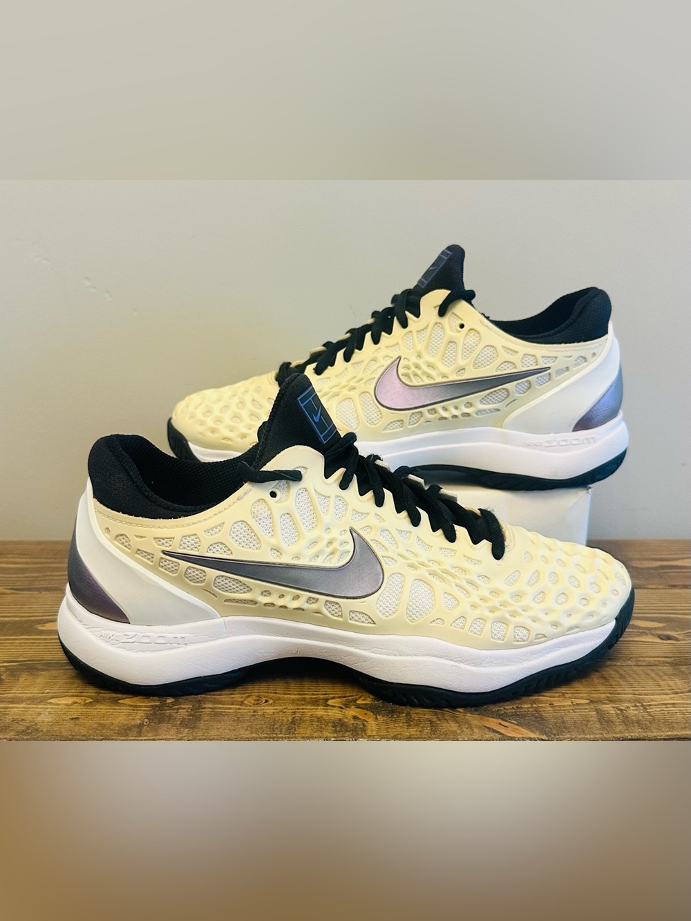 Nike Air Zoom Cage 3 HC Shoes Cream/Purple Holographic Ultraviolet Women’s 8